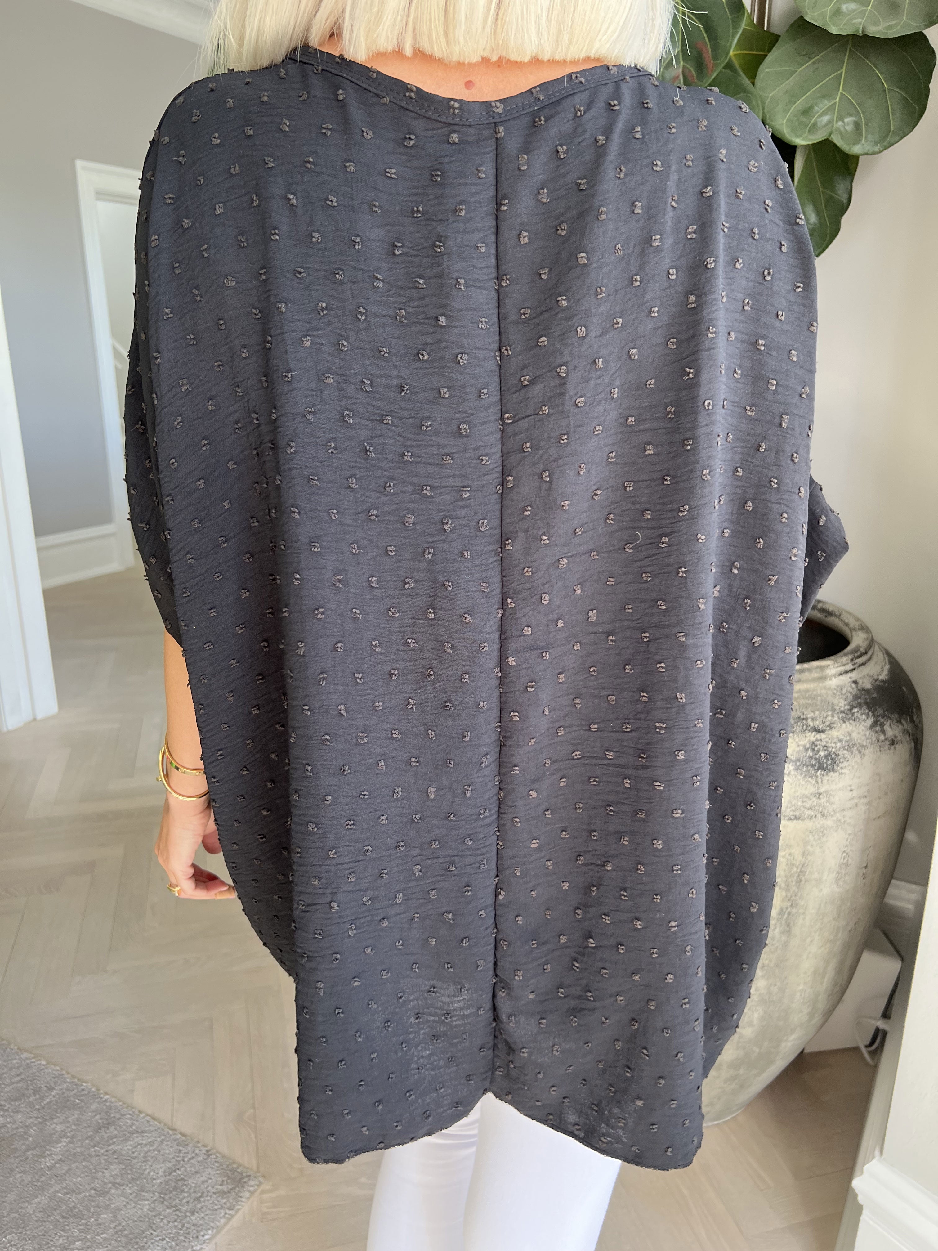 Mileah - Söt blus med prickiga detaljer